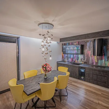 Apartment W Cieplicach Elegant Jelenia Gora