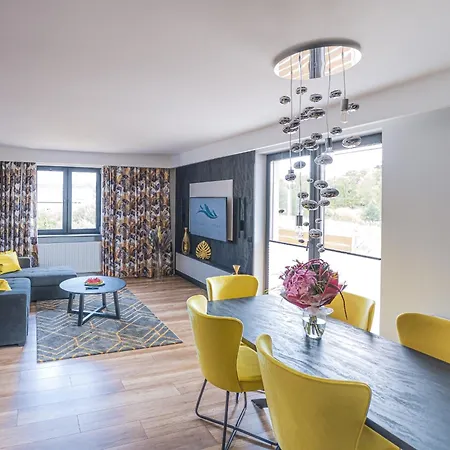 Apartment W Cieplicach Elegant Jelenia Gora